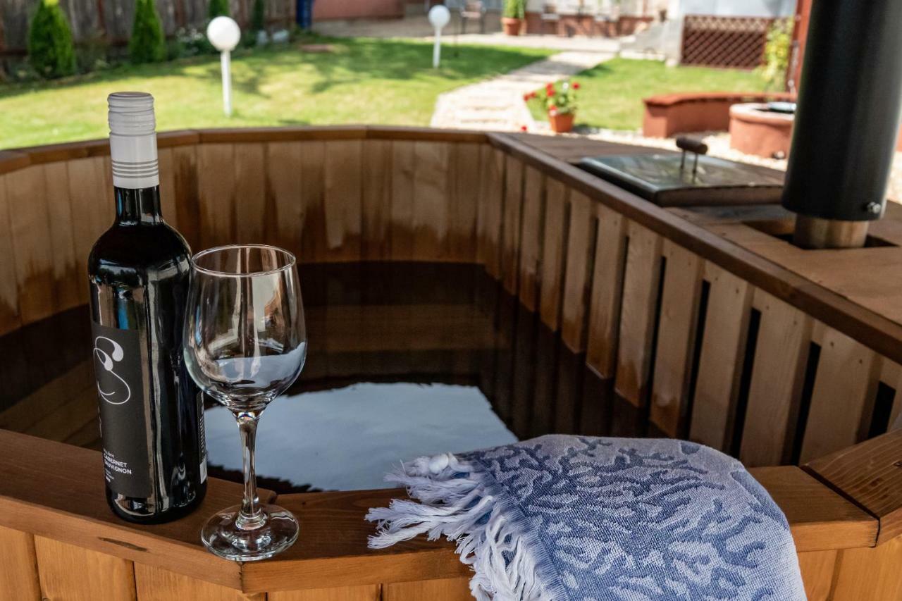 Vadszolo Apartmanhaz Gyomaendrőd Exterior foto